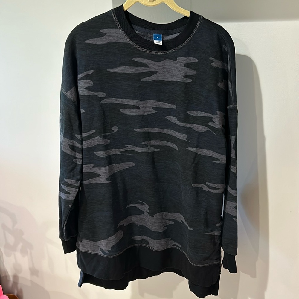 Old Navy Crew Neck Sweater! Size Medium! Worn Once!